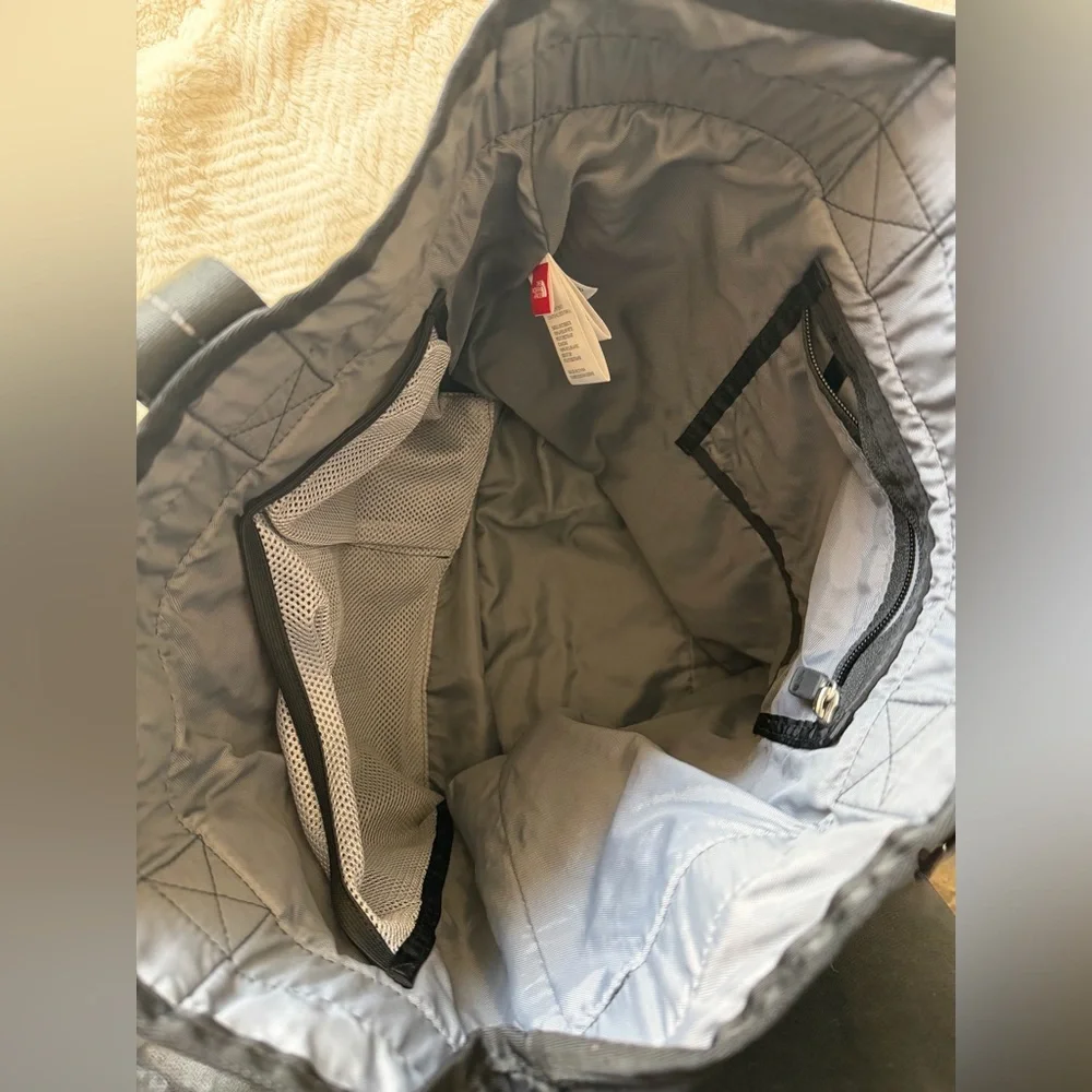 The North Face Tote - Picture 4 of 8